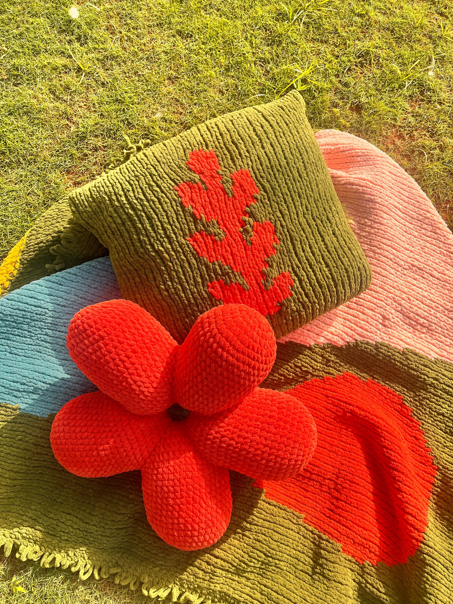 Bloom Sculpted Cushion