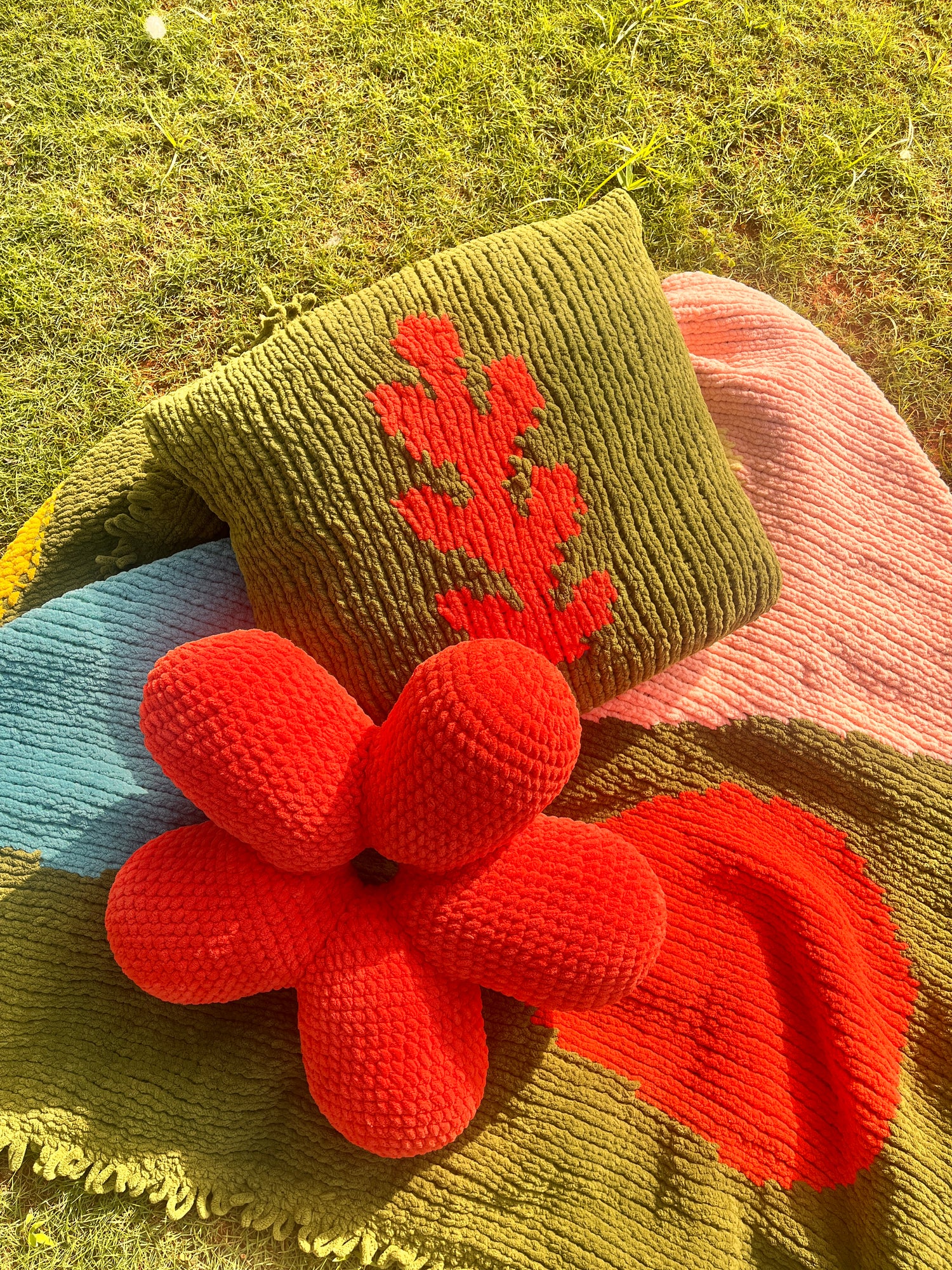 Bloom Sculpted Cushion