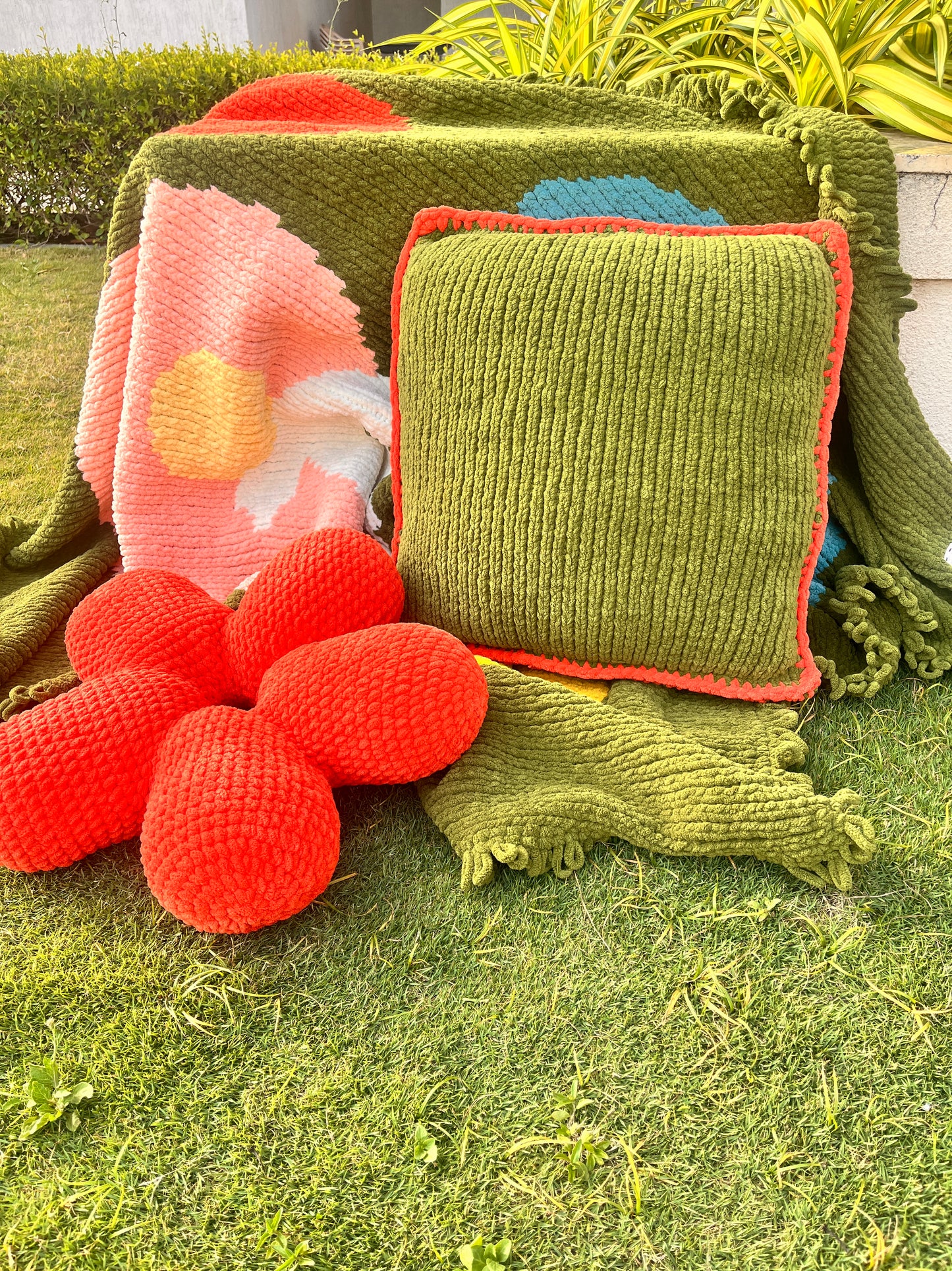 Bloom Sculpted Cushion